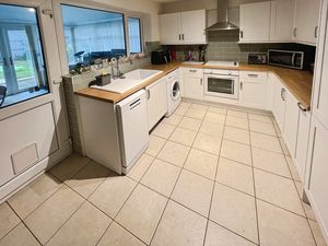 Kitchen- click for photo gallery